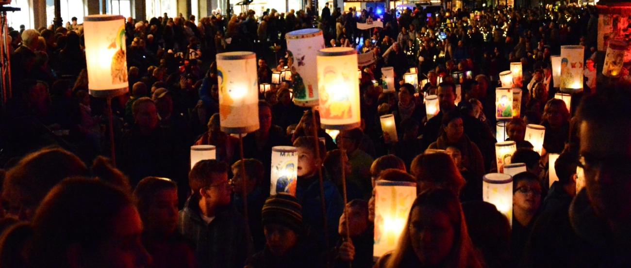 Foto: 11.11.2015

Martinszug durch die Bonner Innestadt