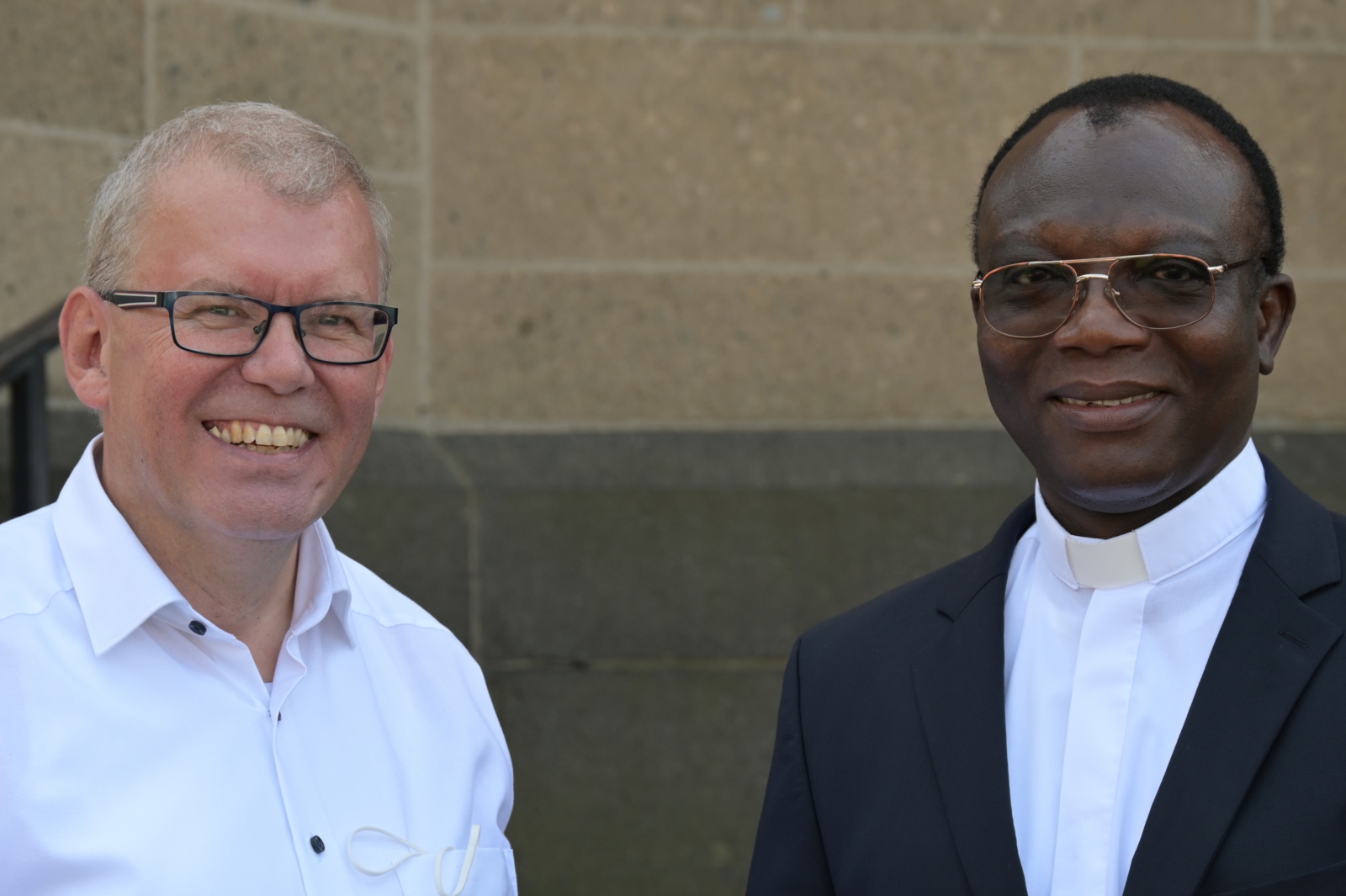 Pastoralreferent Georg Wiesemann und Kaplan Noel Akplogan