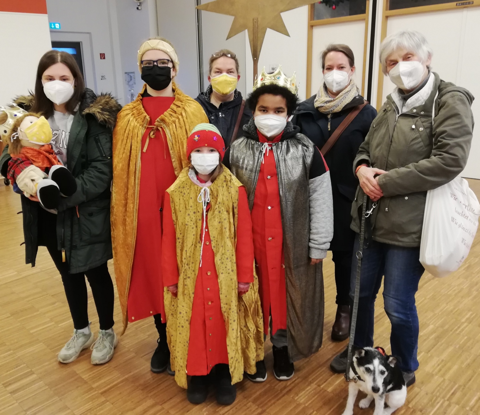 Sternsinger und Begleiterinnen in St. Martin