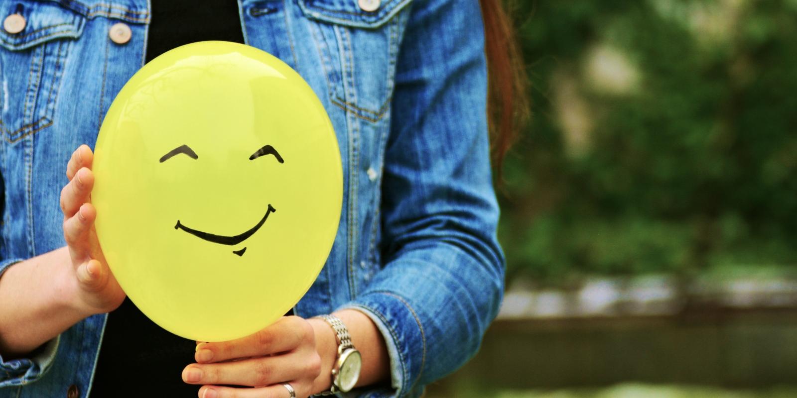 balloon-smile_by_congerdesign_pixabay_pfarrbriefservice_0