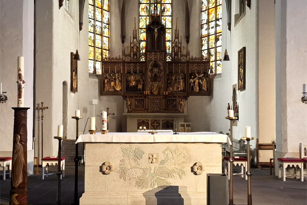 Altarraum Schmerzreiche Mutter