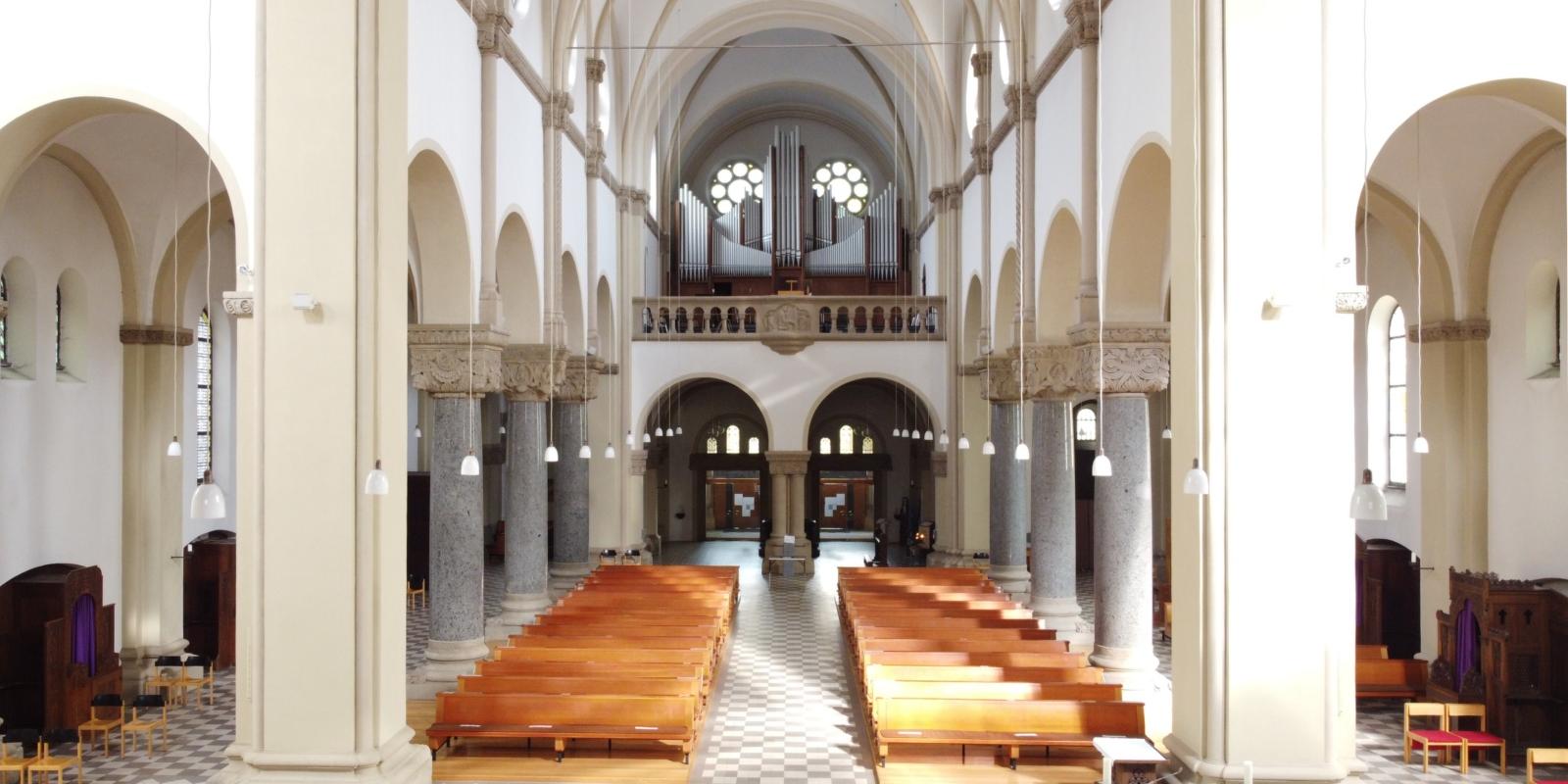 St. Antonius - Blick zur Orgelbühne